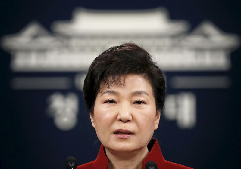 © Reuters. رئيسة كوريا الجنوبية تدعو إلى محادثات خماسية بشان برنامج بيونجيانج النووي