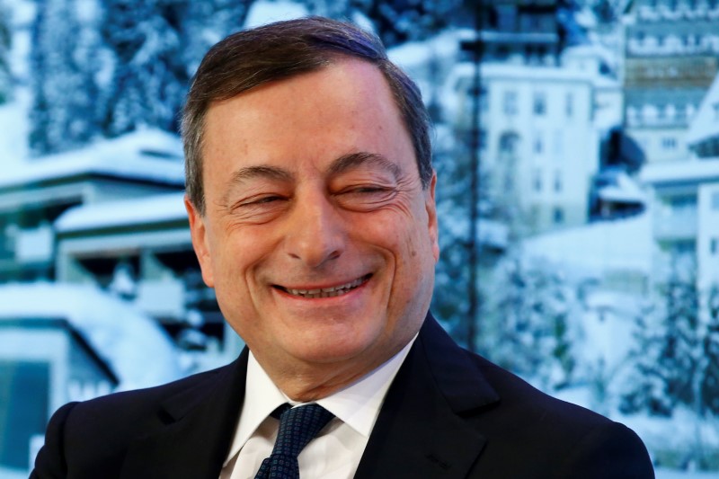 © Reuters. Il governatore della Bce Mario Draghi 