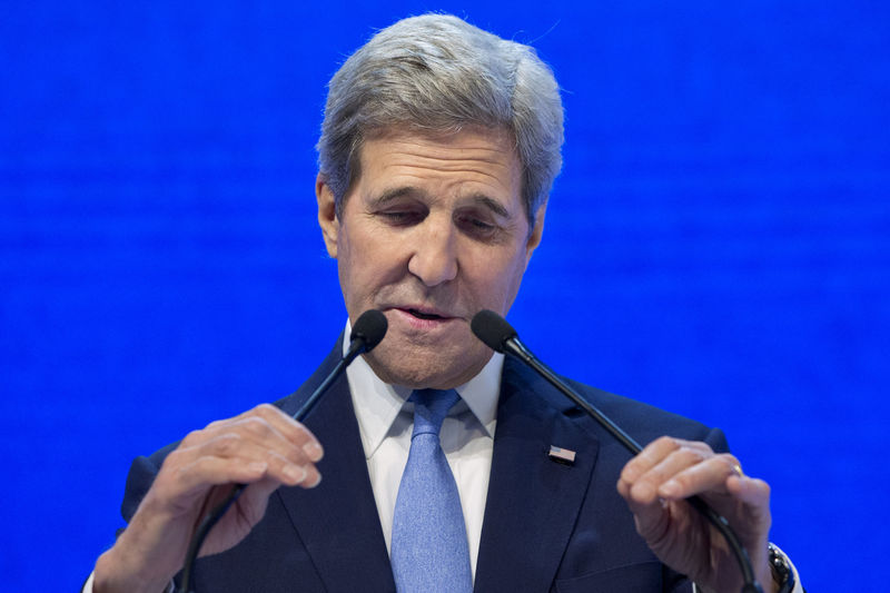 © Reuters. U.S. Secretary of State Kerry delivers a speech at the 2016 World Economic Forum in Davos