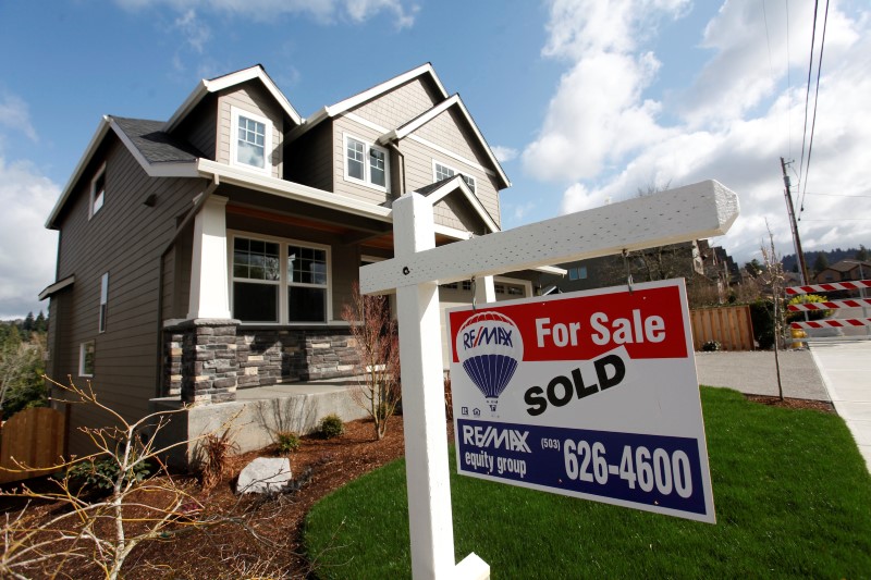 © Reuters. Homes are seen for sale in the northwest area of Portland