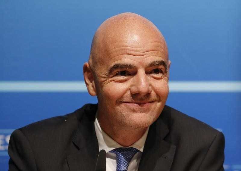 © Reuters. معظم الاتحادات الاوروبية لكرة القدم تؤيد إنفانتينو في سباق رئاسة الفيفا