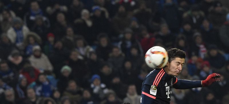 © Reuters. Lewandowski durante partida do Bayern de Munique contra o Hamburgo