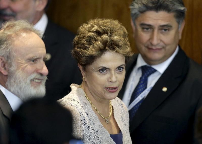 © Reuters. La presidenta de Brasil dice que es posible recurrir a las reservas internacionales