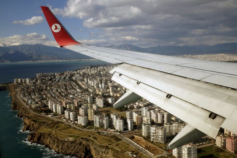 © Reuters. سي.ان.ان: تحويل مسار طائرة تركية من هيوستن إلى ايرلندا بعد تهديد بوجود قنبلة