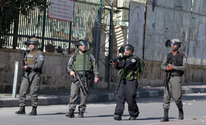 © Reuters. السلطات الإسرائيلية لن تلاحق جماعة نشرت تسجيلا مصورا يهاجم المنظمات الحقوقية