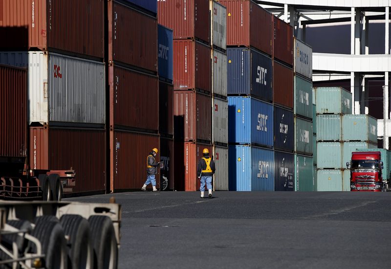 © Reuters. وزارة المالية اليابانية: هبوط صادرات اليابان في ديسمبر 8% متراجعة لثالث شهر على التوالي