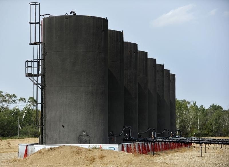 © Reuters. Maidstone well site during a tour of Gear Energy's well site near Lloydminster