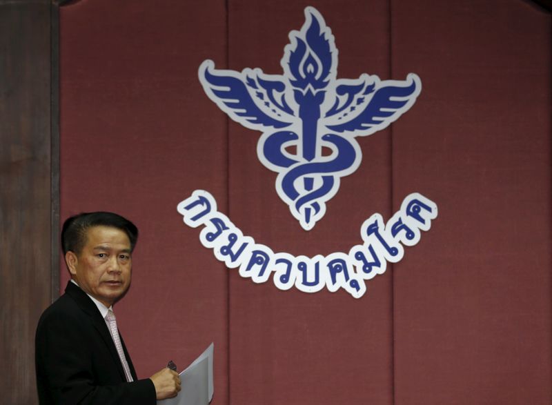 © Reuters. Tailandia pone en cuarentena a 32 personas tras otro caso de coronavirus