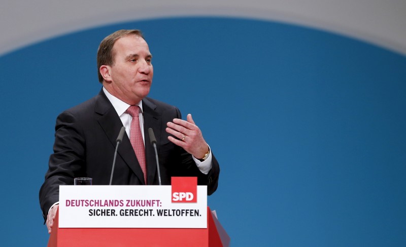 © Reuters. Sweden's PM Lofven gives a speech at the SPD congress in Berlin