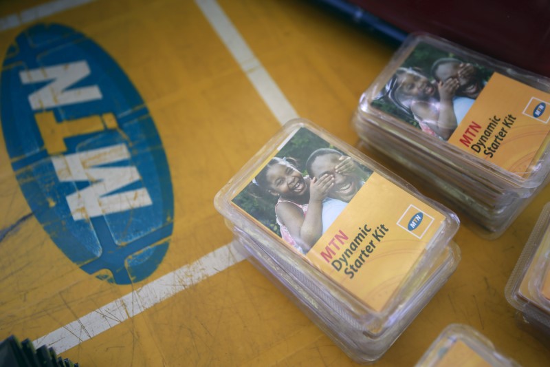 © Reuters. An MTN starter kit pack on display on a table at a retail stand in Abuja, Nigeria