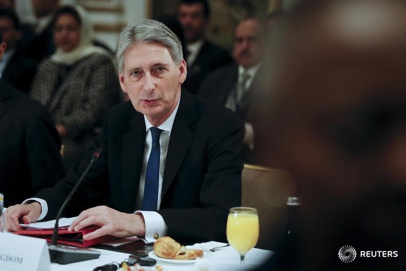 © Reuters. Britain's Foreign Secretary Philip Hammond attends a meeting of Foreign Ministers about the situation in Syria at the Palace Hotel in the Manhattan borough of New York