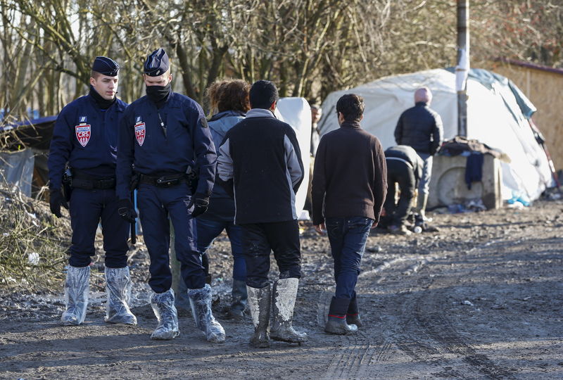 © Reuters. TROIS MIGRANTS BLESSÉS DANS DES AFFRONTEMENTS À GRANDE-SYNTHE