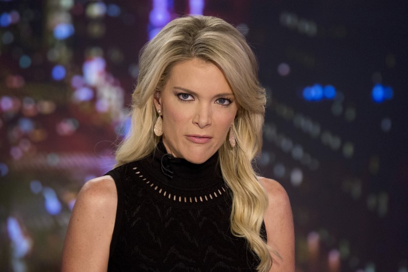 © Reuters. Host Megyn Kelly prepares for her Fox News Channel show 'The Kelly File' in New York 