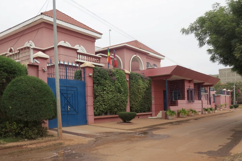 © Reuters. The Swiss embassy is seen in Bamako