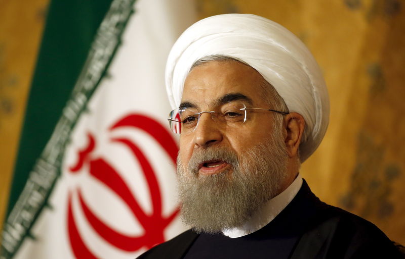 © Reuters. روحاني في باريس: إيران "جاهزة للاستثمار"