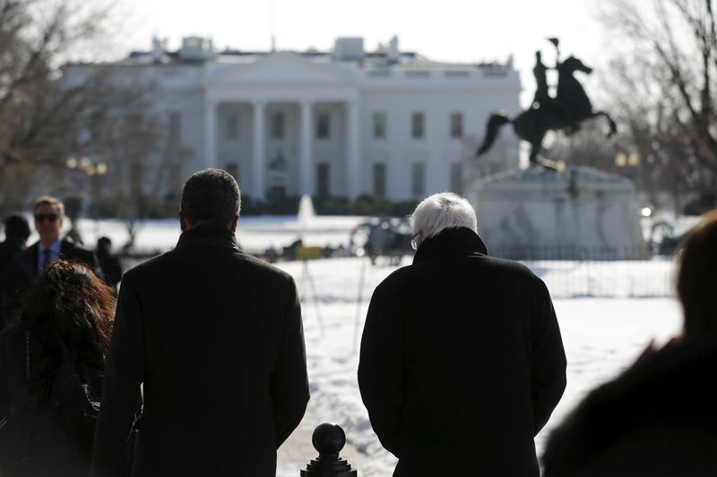 © Reuters. Sanders gives an interview to Holt in Lafayette Square across from the White House in Washington