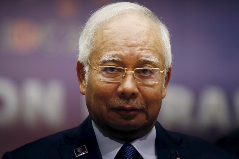 © Reuters. مصدر: مفوضية مكافحة الفساد الماليزية أوصت باتهام نجيب بالاختلاس