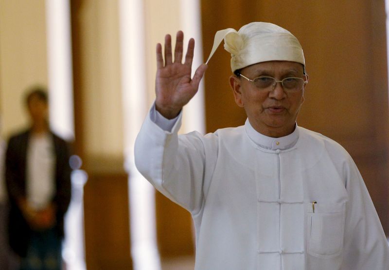 © Reuters. رئيس ميانمار يتعهد بمساعدة الحكومة الجديدة