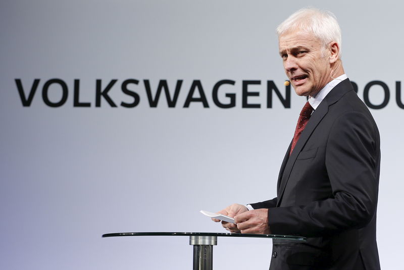 © Reuters. Volkswagen CEO Mueller speaks at their media reception during the North American International Auto Show in Detroit