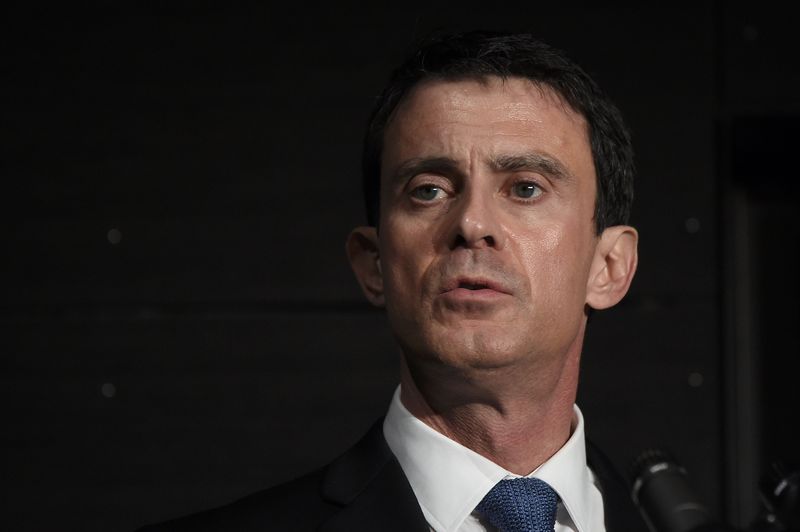 © Reuters. VALLS "PRÉOCCUPÉ" PAR L'AVENIR DE LA FRANCE, PAS DE LA GAUCHE