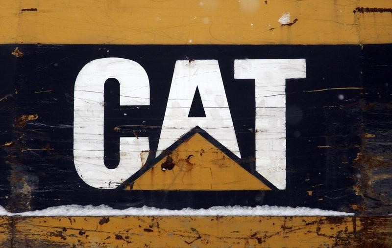 © Reuters. The CAT logo is seen on back of a Caterpillar excavator machine at a work site in Detroit