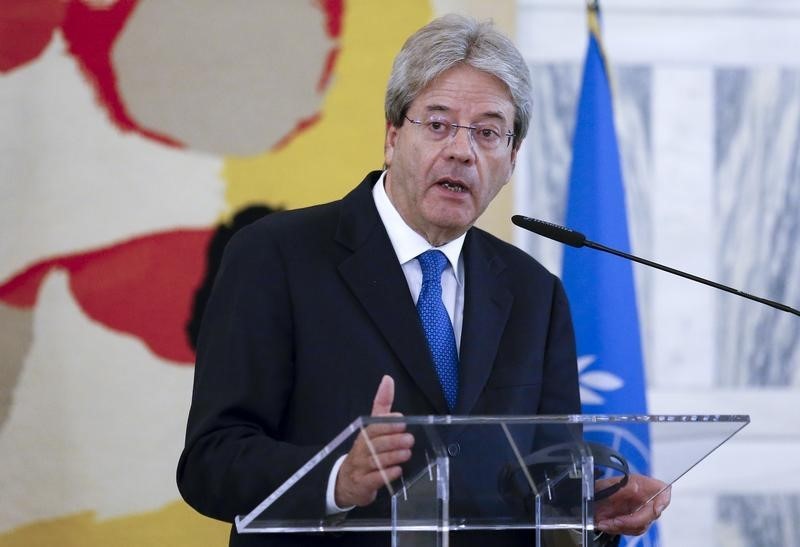 © Reuters. Il ministro degli Esteri Paolo Gentiloni 