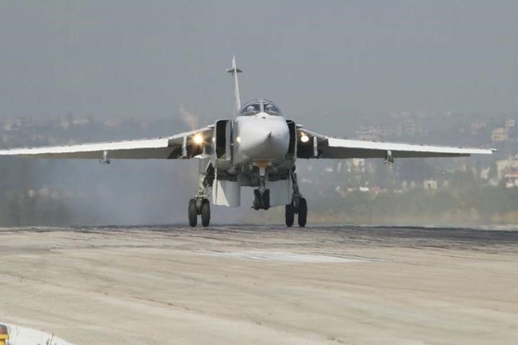 © Reuters. Turquía dice que un avión ruso violó su espacio aéreo