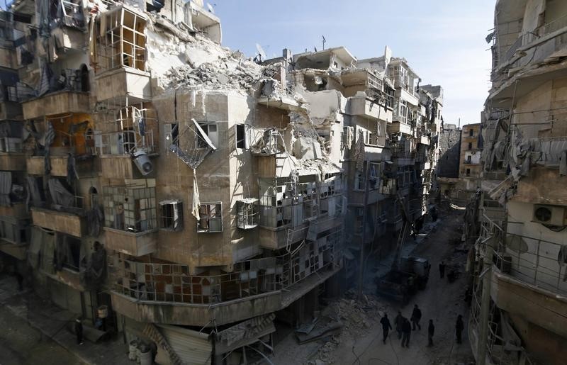 © Reuters. الحكومة السورية تقول إنها تبحث اتخاذ اجراءات انسانية