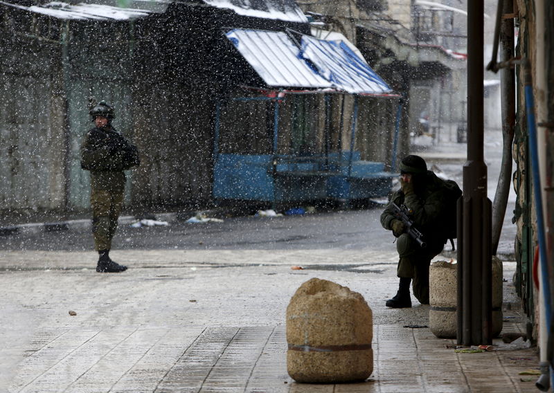 © Reuters. الجيش الإسرائيلي يقول إنه قتل مهاجما فلسطينيا بالضفة الغربية
