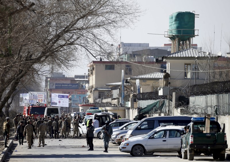 © Reuters. Ataque suicida en Kabul deja 10 muertos y 20 heridos - viceministro 