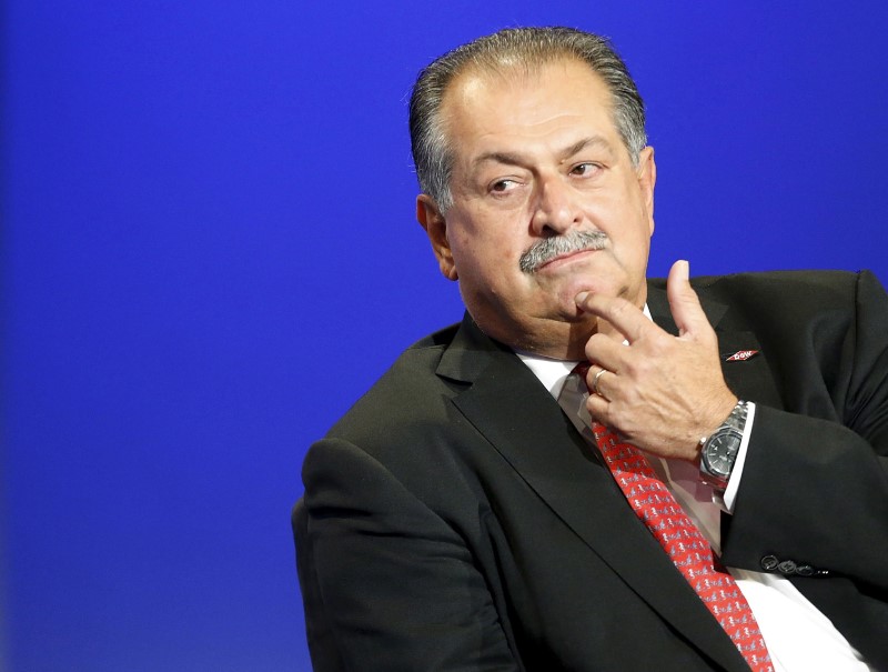 © Reuters. File photo of  Dow Chemical CEO Liveris participating in a business leader panel discussion as part of the U.S.-Africa Business Forum in Washington