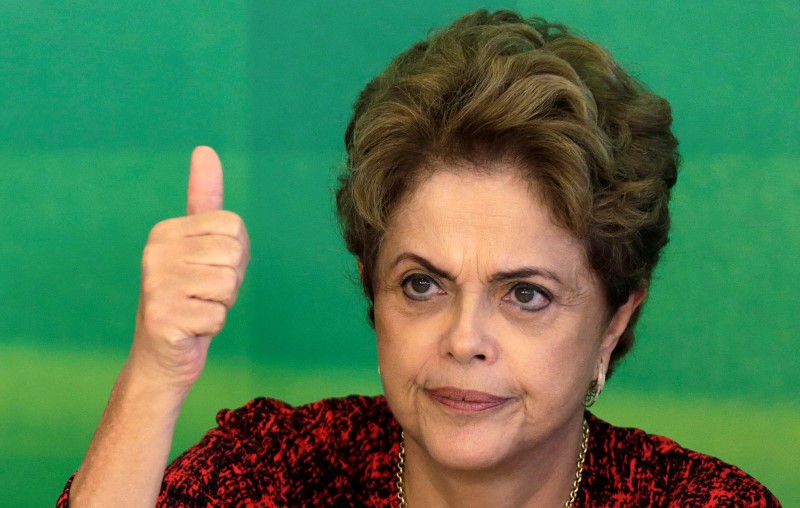 © Reuters. رئيسة البرازيل تتعهد بشن حرب شاملة على فيروس زيكا