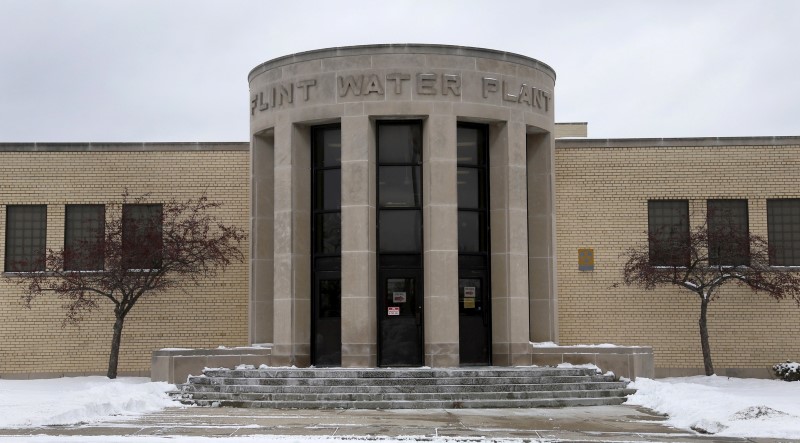 © Reuters. The front of the Flint Water Plant is seen in Flint, 