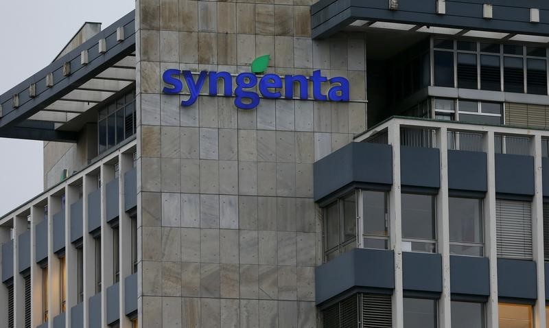 © Reuters. Logo of Syngenta on it's headquarters in Basel