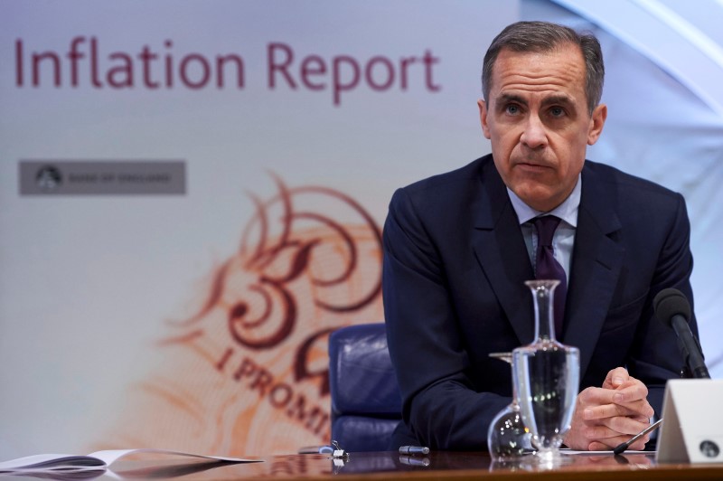 © Reuters. The Governor of the Bank of England, Mark Carney, speaks during the quarterly Inflation Report press conference in central London