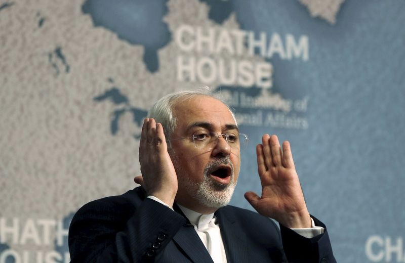 © Reuters. Iran's Foreign Minister Mohammad Javad Zarif speaks at Chatham House in London, Britain