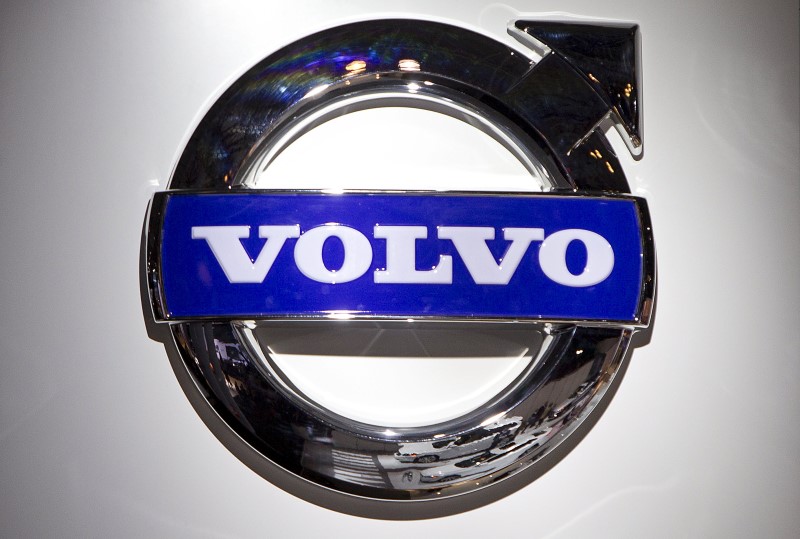 © Reuters. File photo shows a Volvo logo at the Jacob Javits Convention Center during the New York International Auto Show in New York