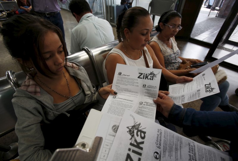 © Reuters. PLUS DE 3.100 FEMMES ENCEINTES INFECTÉES PAR LE VIRUS ZIKA EN COLOMBIE