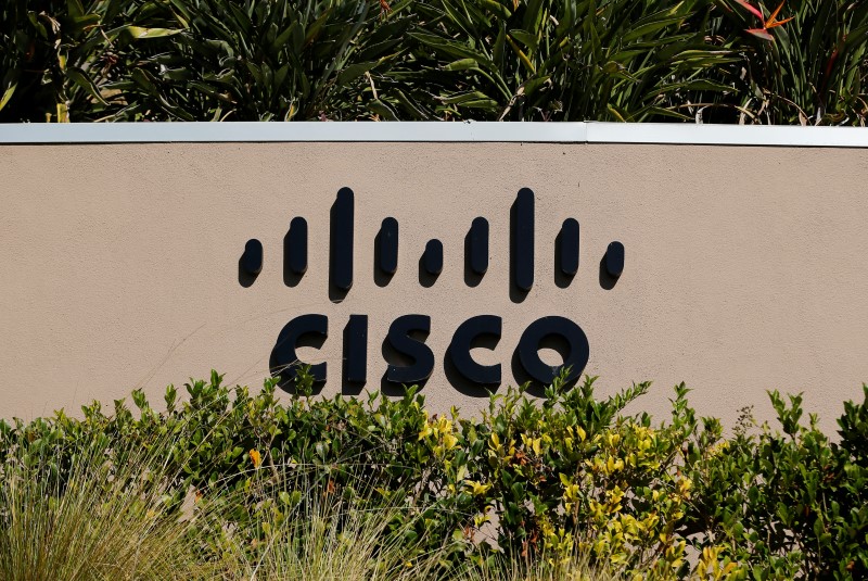 © Reuters. A Cisco office sign is pictured in San Diego, California