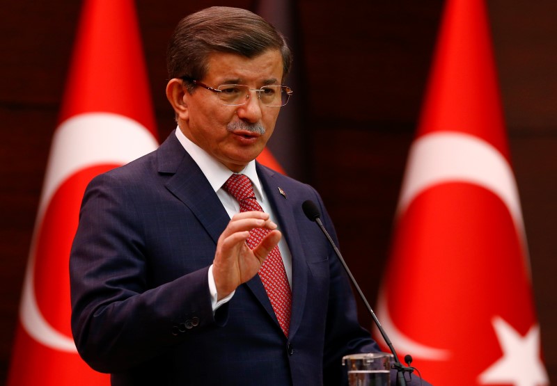 © Reuters. Turkish Prime Minister Davutoglu speaks during a joint news conference