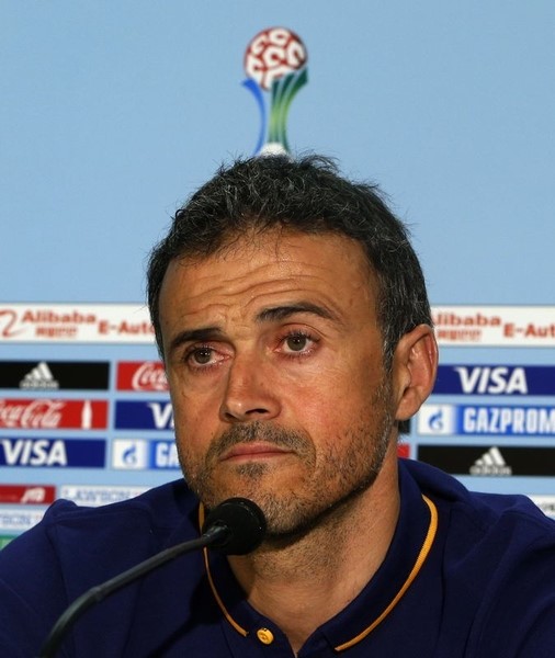 © Reuters. El entrenador del Barcelona no da pistas del equipo que formará ante el Valencia