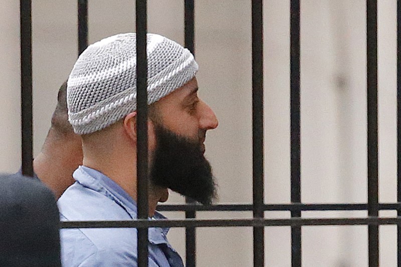 © Reuters. Convicted murderer Adnan Syed arrives at the Baltimore City Circuit Courthouse in Baltimore, Maryland