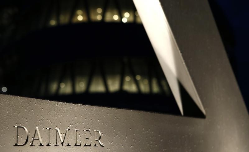 © Reuters. A Daimler sign name is pictured during the company's annual news conference in Stuttgart