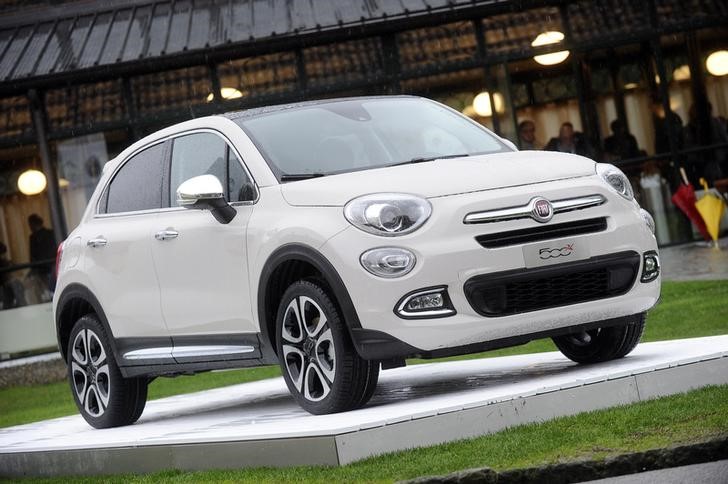 © Reuters. La FIAT 500x durante una presentazione a Balocco