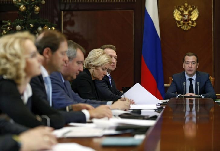© Reuters. Заседание правительства РФ в Горках, посвященное экономическим вопросам