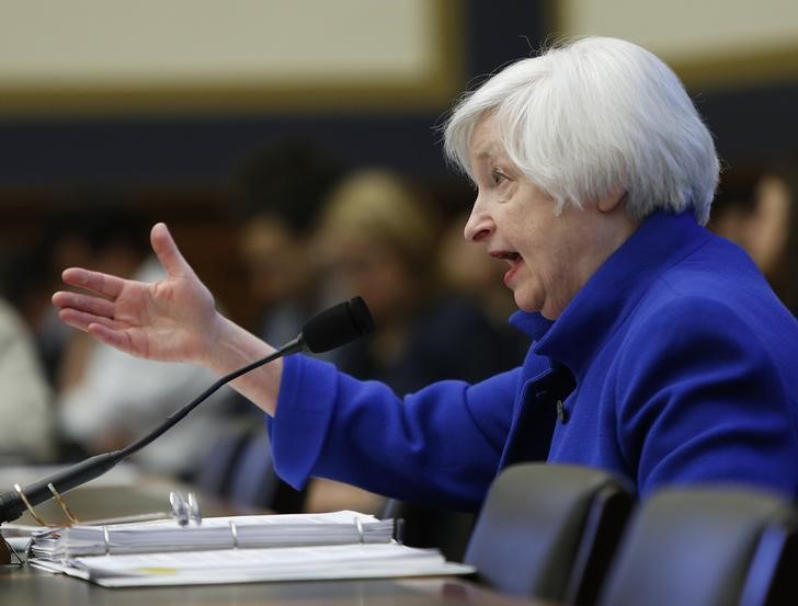 © Reuters. U.S. Federal Reserve Board Chair Yellen testifies at the House Financial Services Committee in Washington