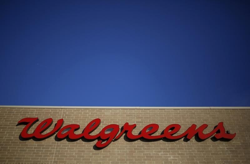 © Reuters. Walgreens sign is seen in the Chicago suburb of Niles