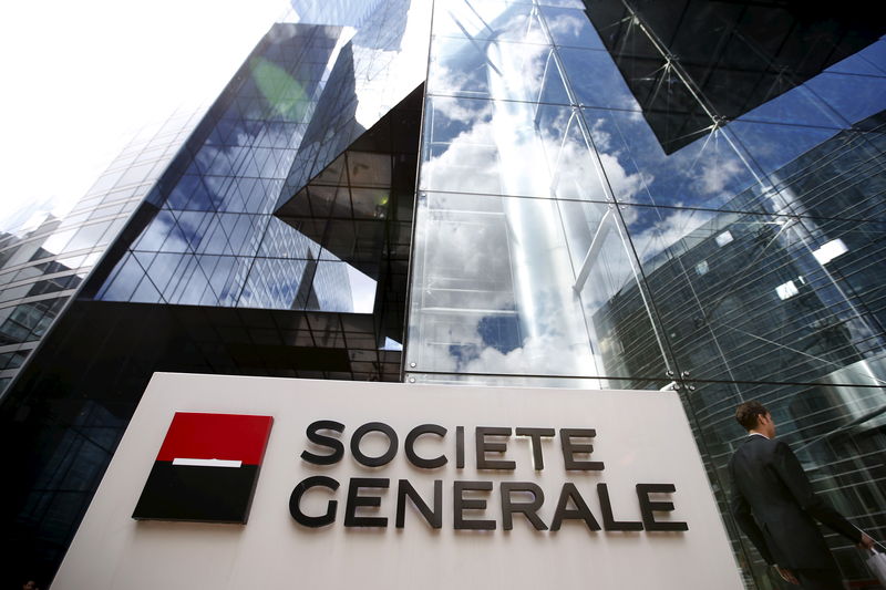 © Reuters. File photo of the logo of French bank Societe Generale seen in front of the bank's headquarters in La Defense