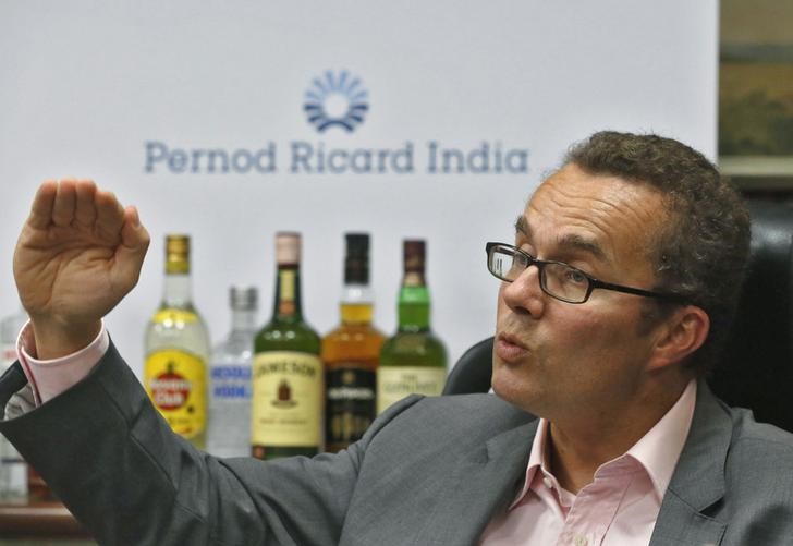 © Reuters. Жиль Богер, финансовый директор Pernod Ricard во время интервью Рейтер