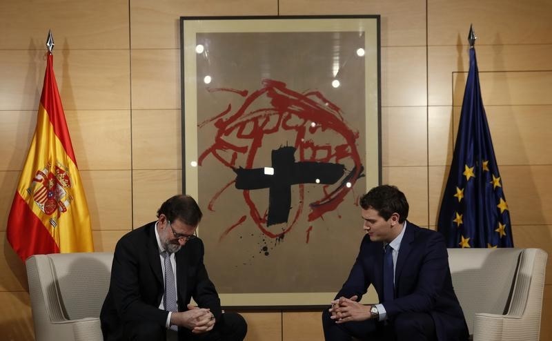 © Reuters. Rajoy abre la puerta a pedir flexibilidad a UE en metas de déficit